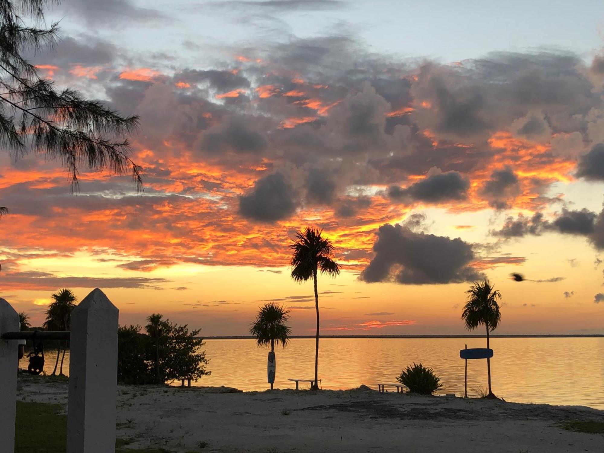 Ikarus Costa Mujeres Eco Lodge Sunset View Канкун Екстер'єр фото